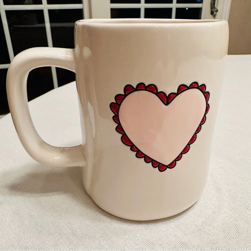 RAE DUNN “BE MINE” COFFEE MUG GREAT CONDITION  #209 COLLECTIBLE KITCHEN WARE - Picture 2 of 4